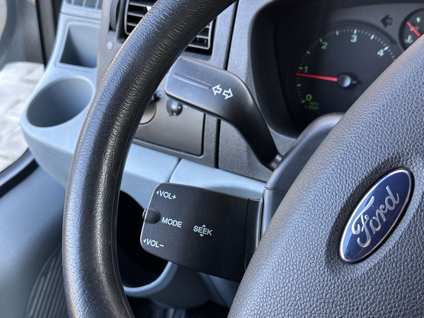 Ford Transit 260S 2.2 TDCI Economy Edition | APK 09-2026!! | Trekhaak | Radio CD-Speler | Centrale Deurvergrendeling | Elektrische Ramen Voor |