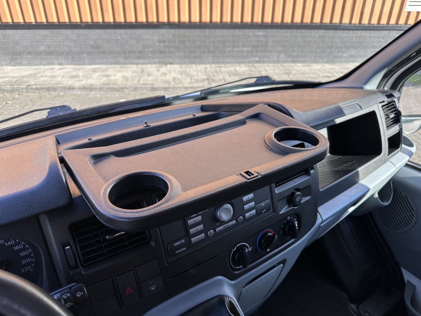 Ford Transit 260S 2.2 TDCI Economy Edition | APK 09-2026!! | Trekhaak | Radio CD-Speler | Centrale Deurvergrendeling | Elektrische Ramen Voor |