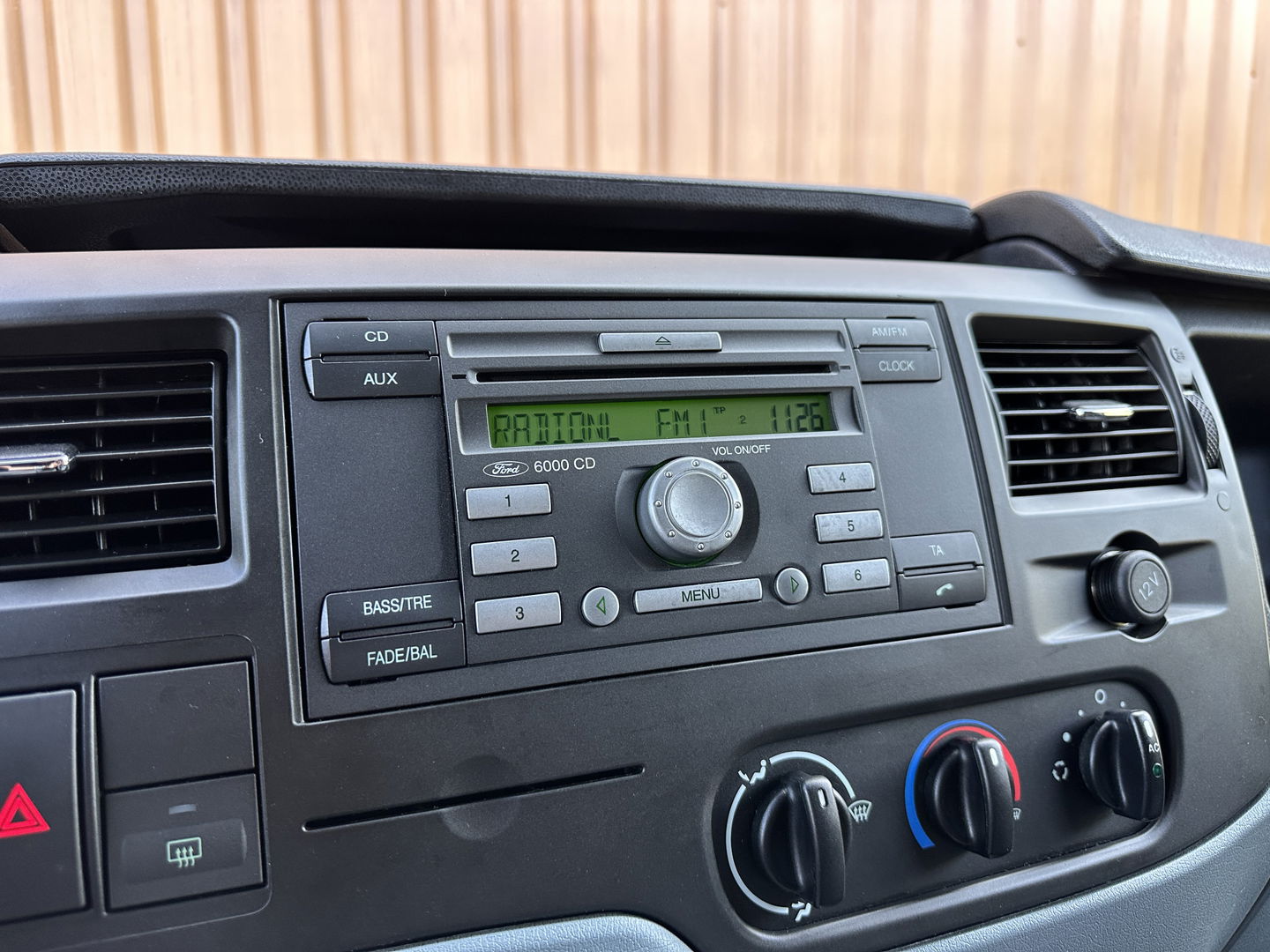 Ford Transit 260S 2.2 TDCI Economy Edition | APK 09-2026!! | Trekhaak | Radio CD-Speler | Centrale Deurvergrendeling | Elektrische Ramen Voor |