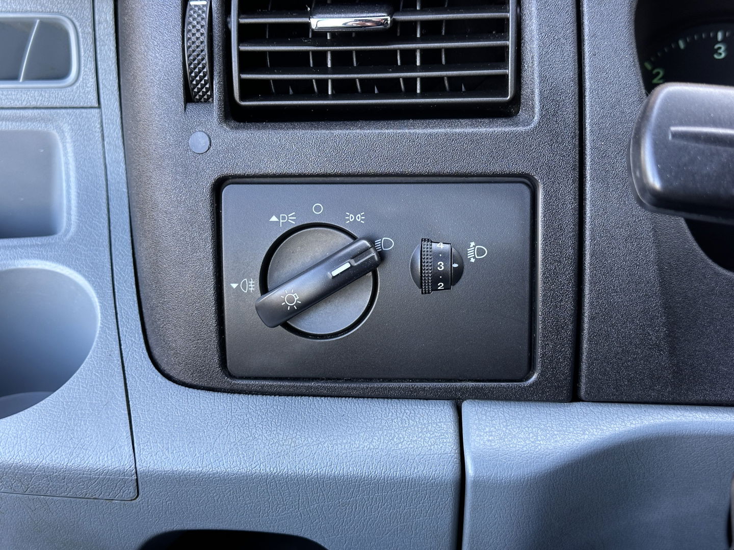 Ford Transit 260S 2.2 TDCI Economy Edition | APK 09-2026!! | Trekhaak | Radio CD-Speler | Centrale Deurvergrendeling | Elektrische Ramen Voor |