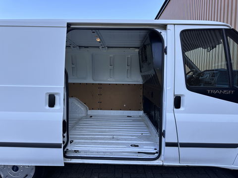 Ford Transit 260S 2.2 TDCI Economy Edition | APK 09-2026!! | Trekhaak | Radio CD-Speler | Centrale Deurvergrendeling | Elektrische Ramen Voor |