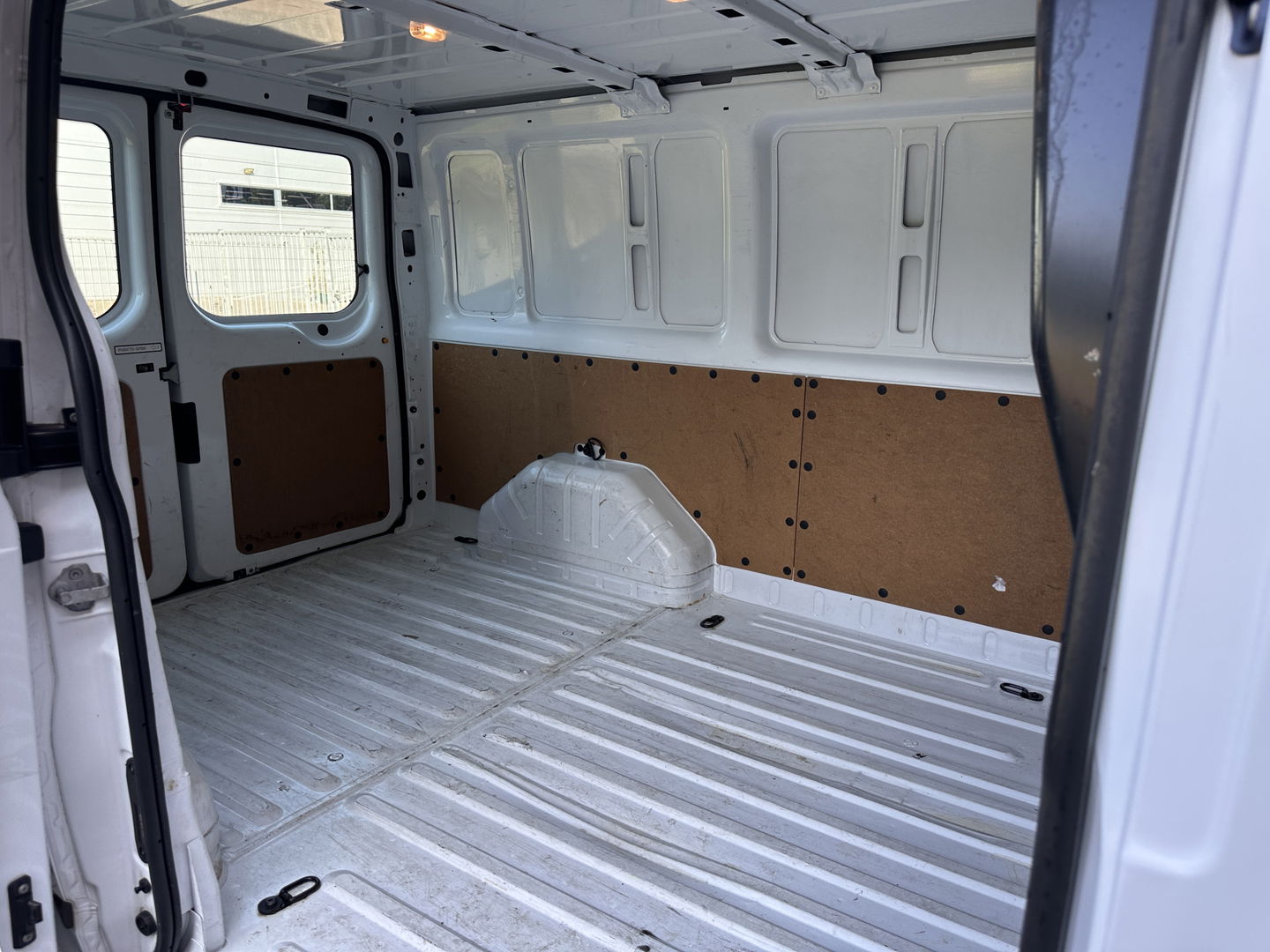 Ford Transit 260S 2.2 TDCI Economy Edition | APK 09-2026!! | Trekhaak | Radio CD-Speler | Centrale Deurvergrendeling | Elektrische Ramen Voor |