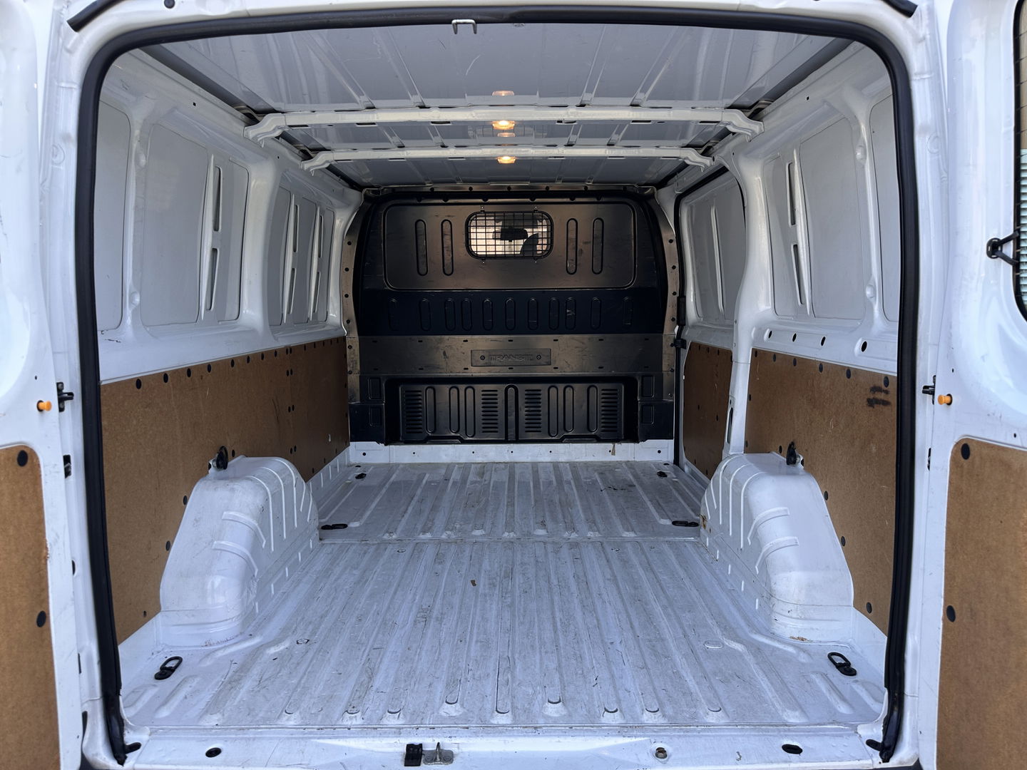 Ford Transit 260S 2.2 TDCI Economy Edition | APK 09-2026!! | Trekhaak | Radio CD-Speler | Centrale Deurvergrendeling | Elektrische Ramen Voor |