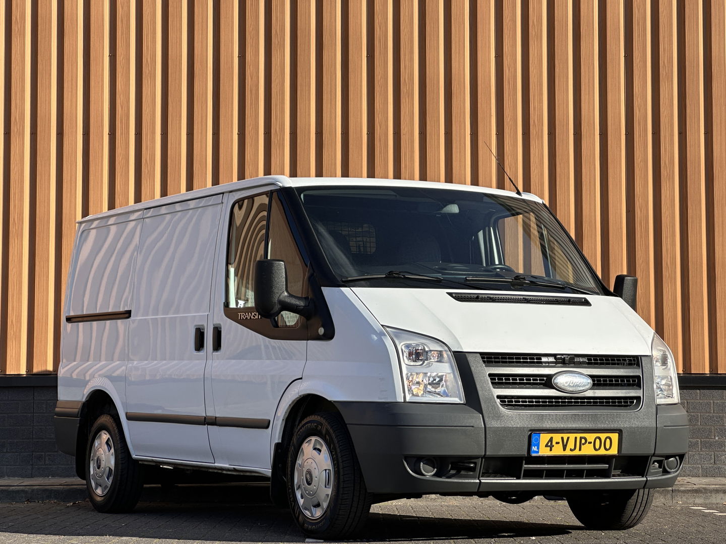 Ford Transit 260S 2.2 TDCI Economy Edition | APK 09-2026!! | Trekhaak | Radio CD-Speler | Centrale Deurvergrendeling | Elektrische Ramen Voor |