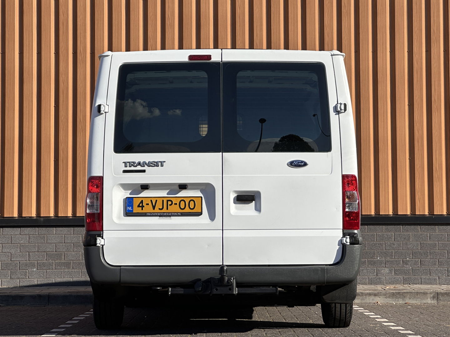 Ford Transit 260S 2.2 TDCI Economy Edition | APK 09-2026!! | Trekhaak | Radio CD-Speler | Centrale Deurvergrendeling | Elektrische Ramen Voor |