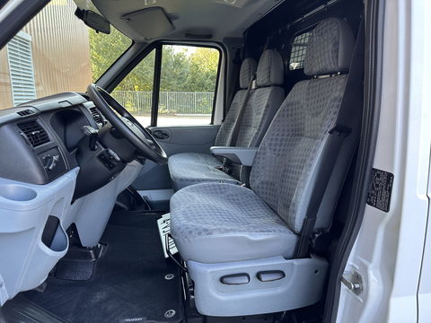 Ford Transit 260S 2.2 TDCI Economy Edition | APK 09-2026!! | Trekhaak | Radio CD-Speler | Centrale Deurvergrendeling | Elektrische Ramen Voor |