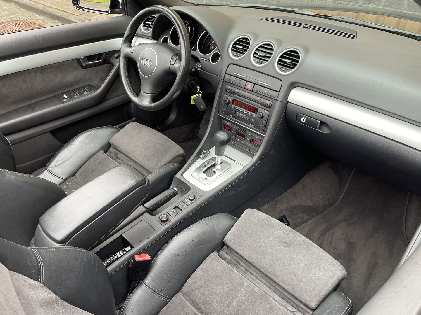 Audi A4 Cabriolet 3.0 V6 Exclusive | Cruise Control | Parkeersensoren | Airconditioning | Stoelverwarming | Elektrisch Bedienbare Voorstoelen |