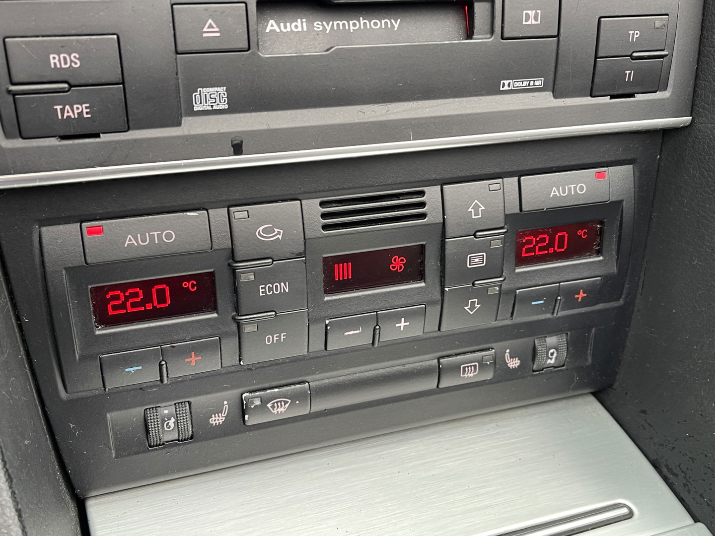 Audi A4 Cabriolet 3.0 V6 Exclusive | Cruise Control | Parkeersensoren | Airconditioning | Stoelverwarming | Elektrisch Bedienbare Voorstoelen |