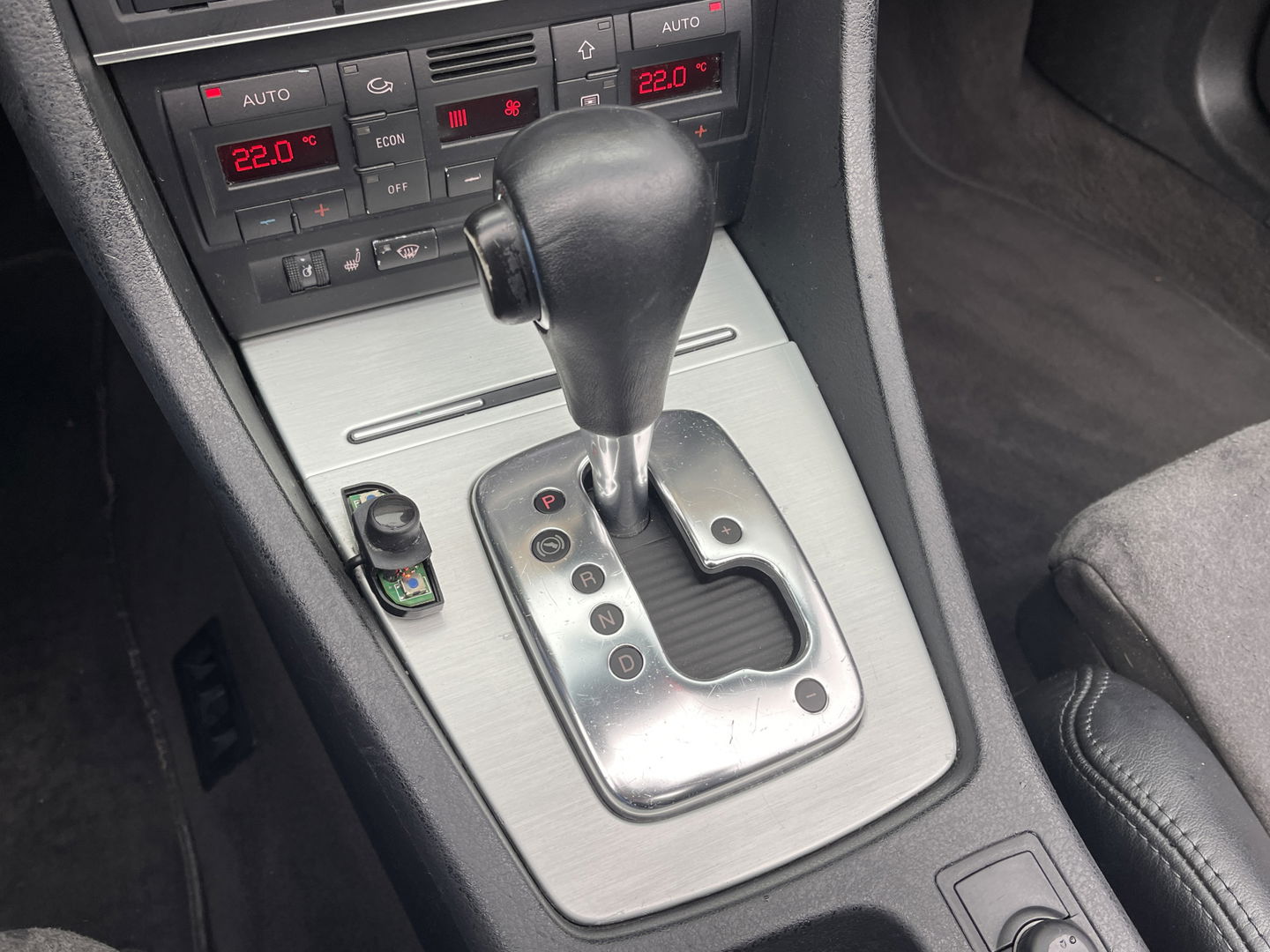 Audi A4 Cabriolet 3.0 V6 Exclusive | Cruise Control | Parkeersensoren | Airconditioning | Stoelverwarming | Elektrisch Bedienbare Voorstoelen |