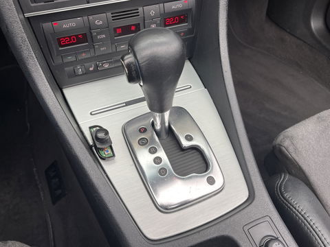 Audi A4 Cabriolet 3.0 V6 Exclusive | Cruise Control | Parkeersensoren | Airconditioning | Stoelverwarming | Elektrisch Bedienbare Voorstoelen |