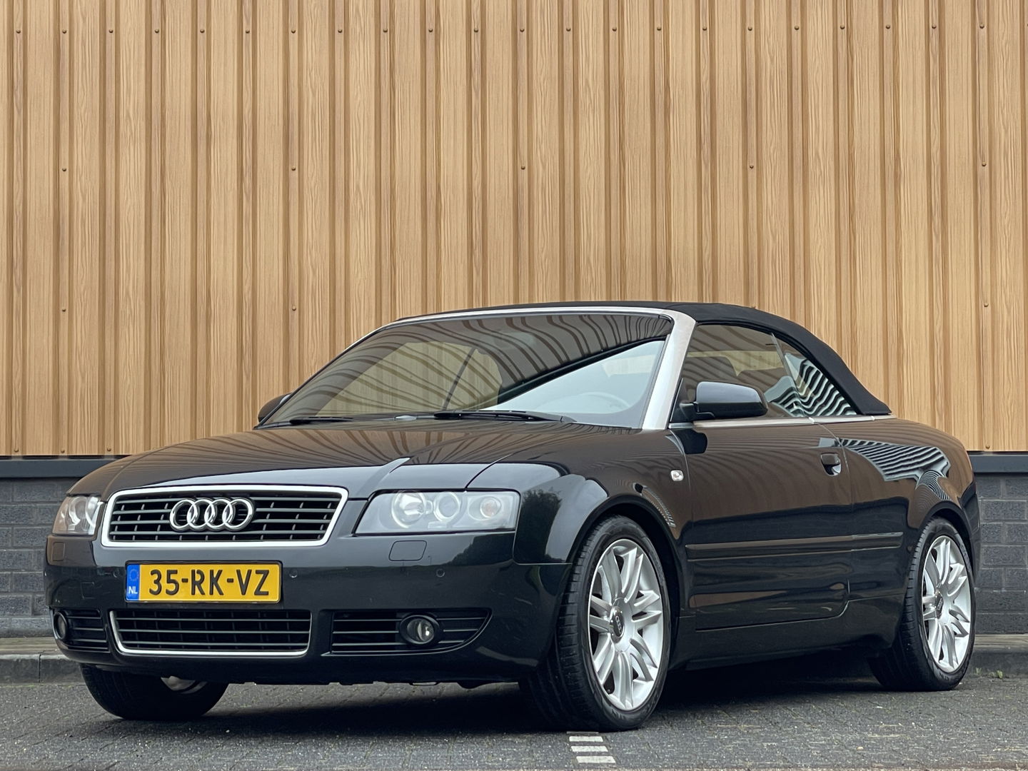 Audi A4 Cabriolet 3.0 V6 Exclusive | Cruise Control | Parkeersensoren | Airconditioning | Stoelverwarming | Elektrisch Bedienbare Voorstoelen |