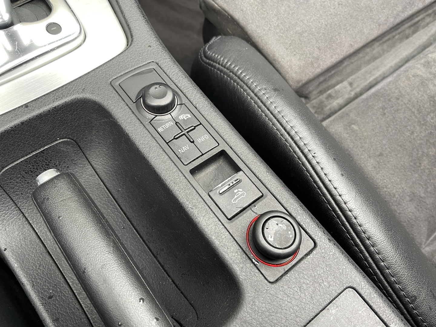 Audi A4 Cabriolet 3.0 V6 Exclusive | Cruise Control | Parkeersensoren | Airconditioning | Stoelverwarming | Elektrisch Bedienbare Voorstoelen |