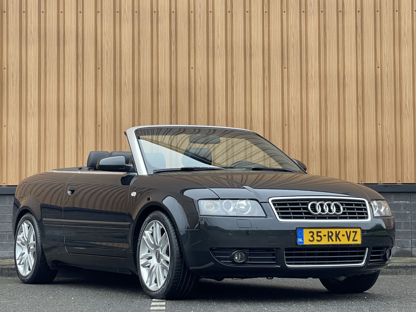 Audi A4 Cabriolet 3.0 V6 Exclusive | Cruise Control | Parkeersensoren | Airconditioning | Stoelverwarming | Elektrisch Bedienbare Voorstoelen |