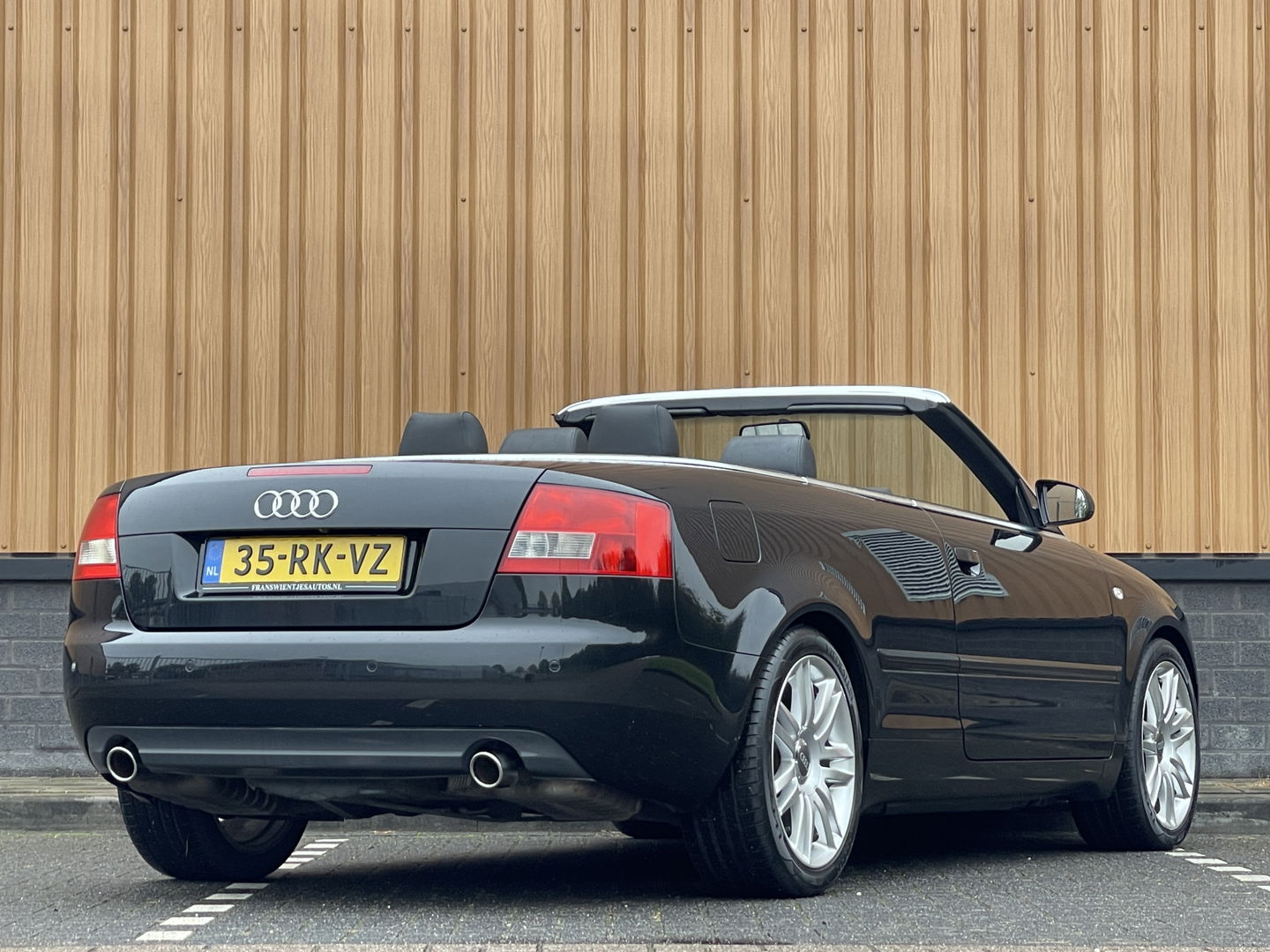 Audi A4 Cabriolet 3.0 V6 Exclusive | Cruise Control | Parkeersensoren | Airconditioning | Stoelverwarming | Elektrisch Bedienbare Voorstoelen |