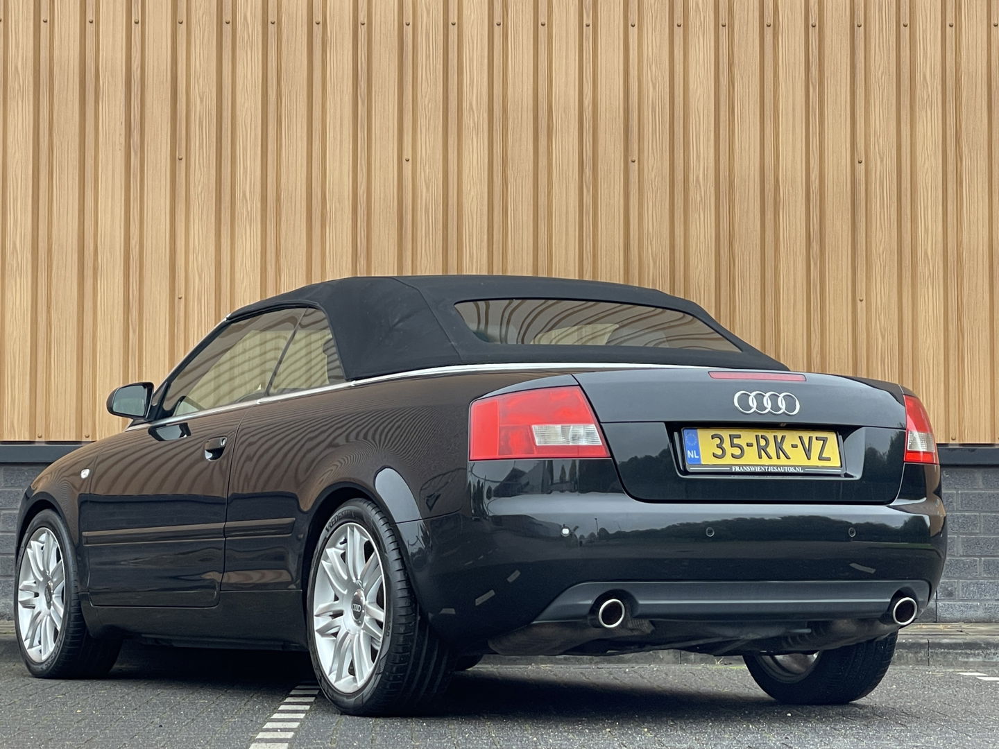 Audi A4 Cabriolet 3.0 V6 Exclusive | Cruise Control | Parkeersensoren | Airconditioning | Stoelverwarming | Elektrisch Bedienbare Voorstoelen |
