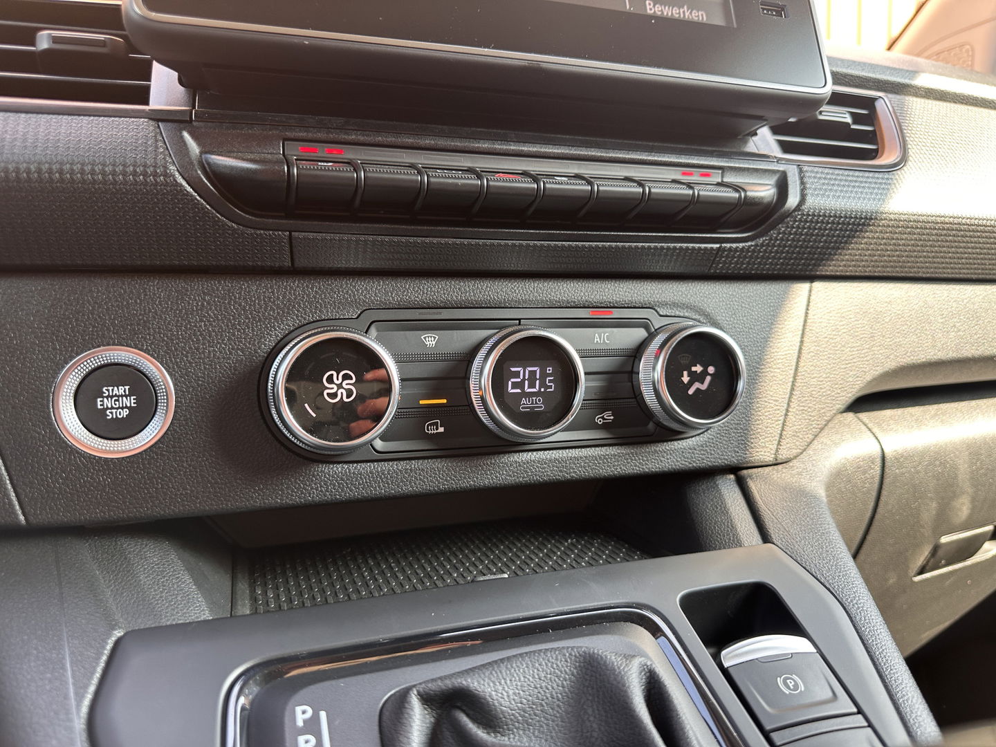 Renault Kangoo E-Tech Advance L1 44 kWh | Automaat | Led verlichting | Apple carplay | DAB | Clima | Verwarmbare voorstoelen |