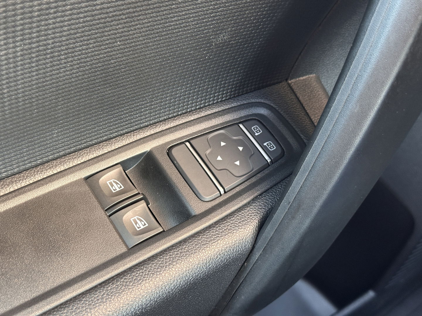 Renault Kangoo E-Tech Advance L1 44 kWh | Automaat | Led verlichting | Apple carplay | DAB | Clima | Verwarmbare voorstoelen |