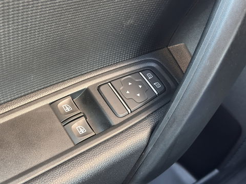 Renault Kangoo E-Tech Advance L1 44 kWh | Automaat | Led verlichting | Apple carplay | DAB | Clima | Verwarmbare voorstoelen |