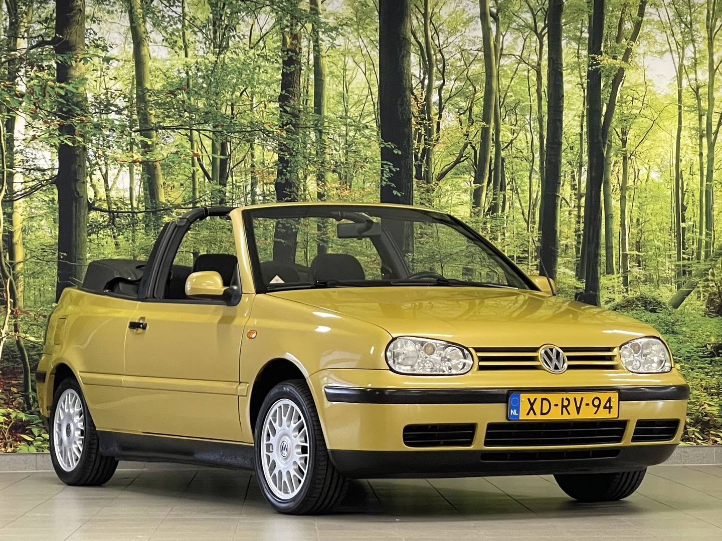 Volkswagen GOLF Cabriolet 1.8 Trendline | Cabriolet | Origineel Nederlands | BTW Factuur mogelijk Lichtmetaal 16'' | NAP | Elektrische Ramen | Elektrische Spiegels | Radio\Cd |