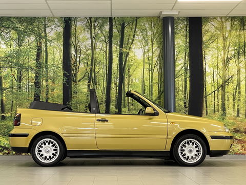 Volkswagen GOLF Cabriolet 1.8 Trendline | Cabriolet | Origineel Nederlands | BTW Factuur mogelijk Lichtmetaal 16'' | NAP | Elektrische Ramen | Elektrische Spiegels | Radio\Cd |