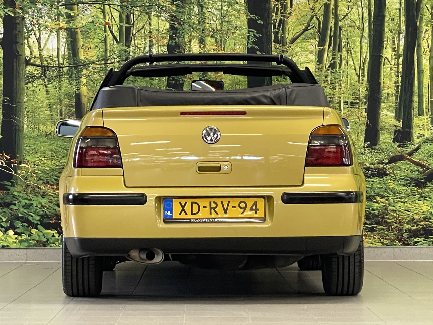 Volkswagen GOLF Cabriolet 1.8 Trendline | Cabriolet | Origineel Nederlands | BTW Factuur mogelijk Lichtmetaal 16'' | NAP | Elektrische Ramen | Elektrische Spiegels | Radio\Cd |