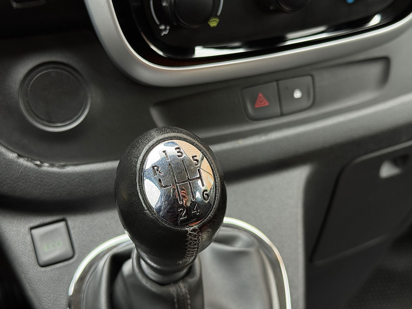 Renault Trafic 1.6 dCi T29 L2H1 DC Comfort | Exportprijs | Marge |  Airconditioning | Radio | Navigatie | Cruise Control | Bluetooth | Stop & Go | Multifunctioneel Stuurwiel |