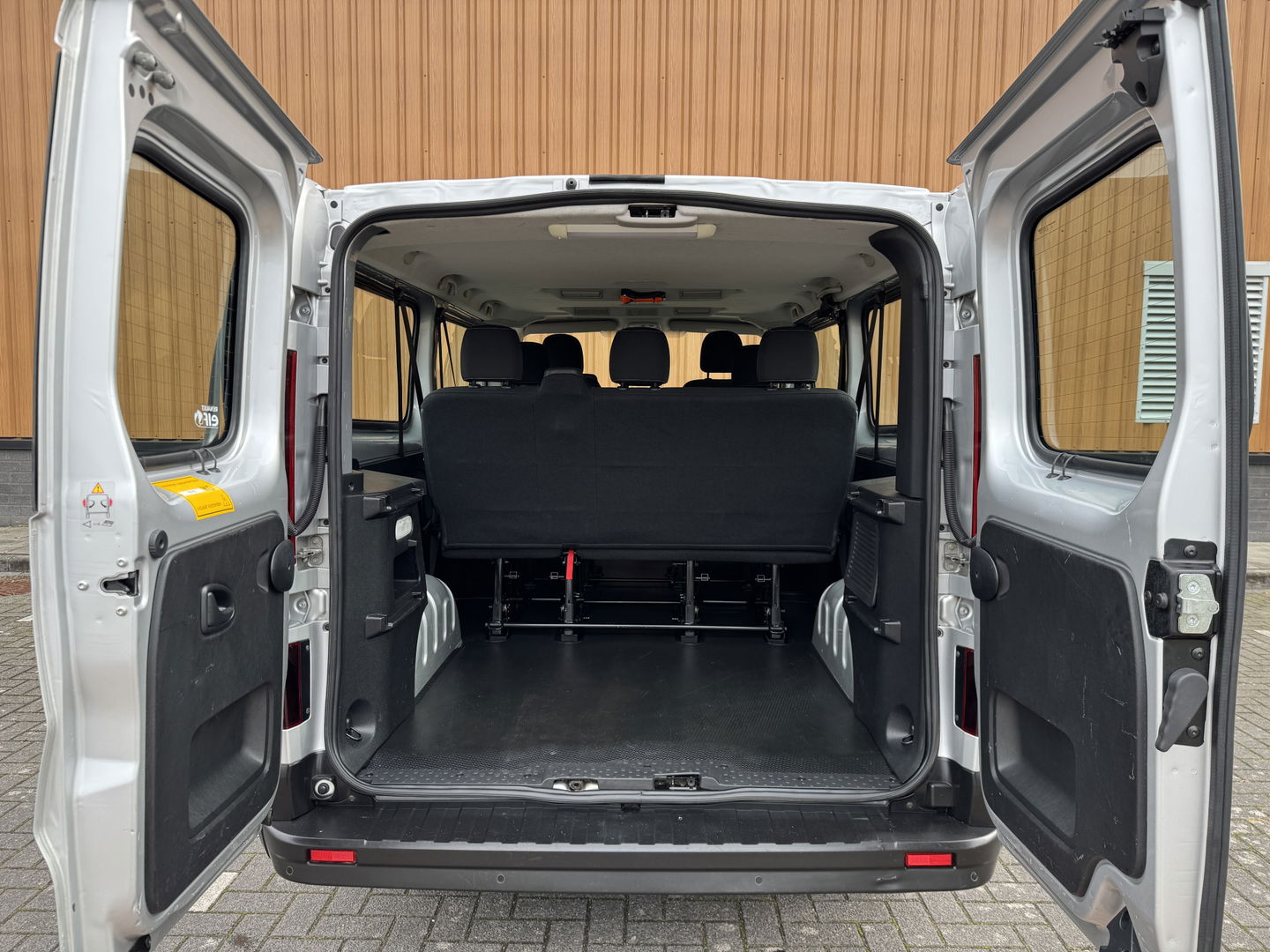 Renault Trafic 1.6 dCi T29 L2H1 DC Comfort | Exportprijs | Marge |  Airconditioning | Radio | Navigatie | Cruise Control | Bluetooth | Stop & Go | Multifunctioneel Stuurwiel |