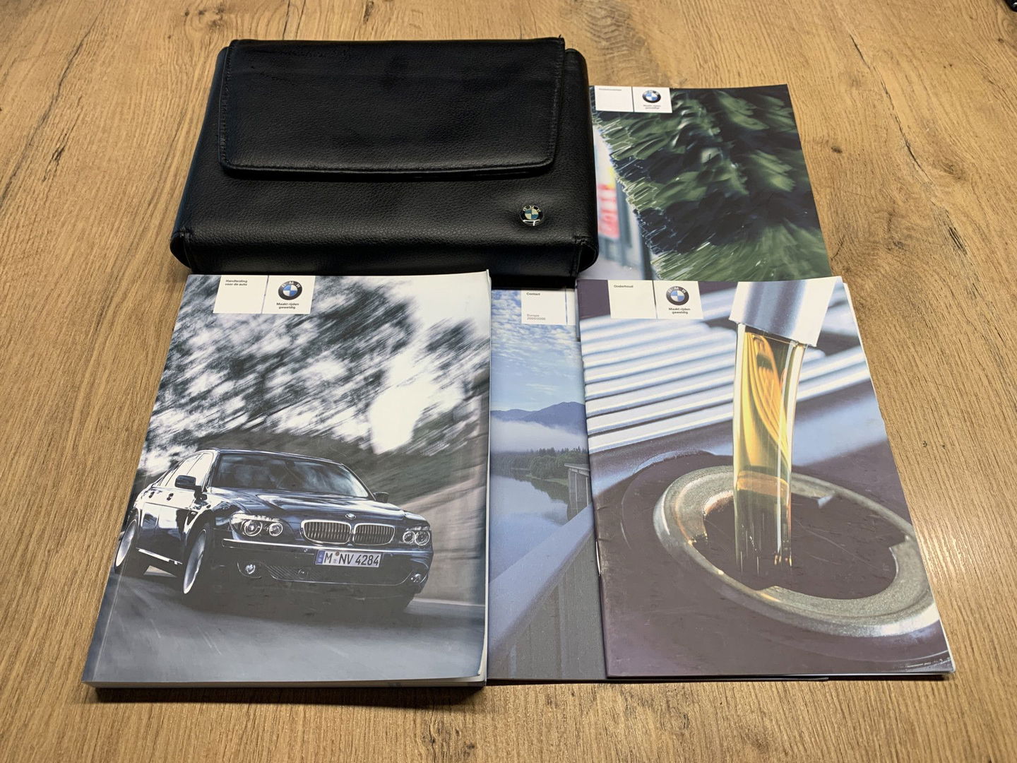 BMW 7 Serie 740i | Youngtimer! | Cruise control | 2e eigenaar | 8 cilinder | Parkeersensoren | Navigatie | Dealer onderhouden |