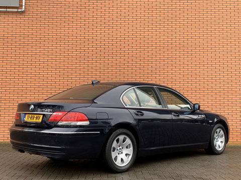 BMW 7 Serie 740i | Youngtimer! | Cruise control | 2e eigenaar | 8 cilinder | Parkeersensoren | Navigatie | Dealer onderhouden |