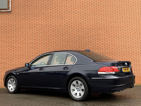 BMW 7 Serie 740i | Youngtimer! | Cruise control | 2e eigenaar | 8 cilinder | Parkeersensoren | Navigatie | Dealer onderhouden |