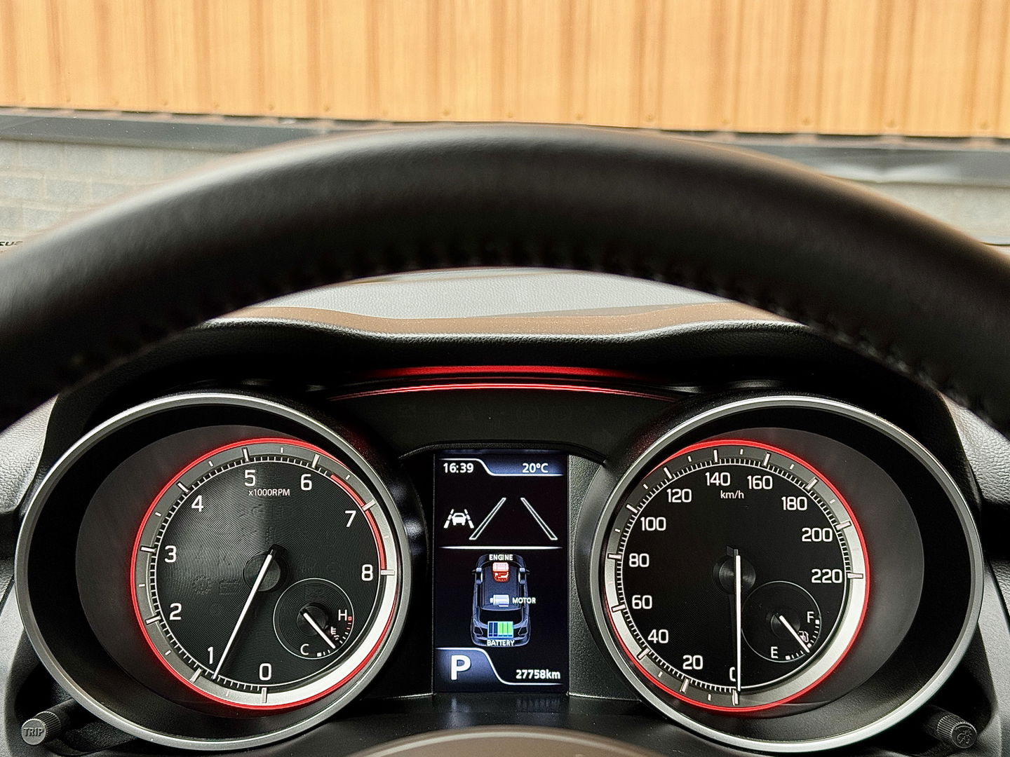 Suzuki Swift 1.2 Style Smart Hybrid | Apple Carplay | Android Auto | Camera | Lane Assist | Dodehoeksensor | Navigatie | Stoelverwarming | Afneembare Trekhaak | 16" Lichtmetaal | DAB |