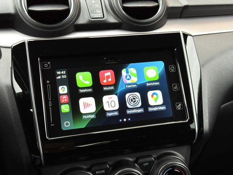 Suzuki Swift 1.2 Style Smart Hybrid | Apple Carplay | Android Auto | Camera | Lane Assist | Dodehoeksensor | Navigatie | Stoelverwarming | Afneembare Trekhaak | 16" Lichtmetaal | DAB |