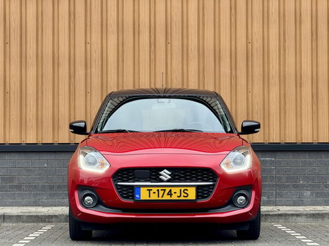 Suzuki Swift 1.2 Style Smart Hybrid | Apple Carplay | Android Auto | Camera | Lane Assist | Dodehoeksensor | Navigatie | Stoelverwarming | Afneembare Trekhaak | 16" Lichtmetaal | DAB |
