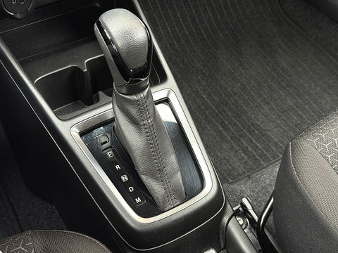 Suzuki Swift 1.2 Style Smart Hybrid | Apple Carplay | Android Auto | Camera | Lane Assist | Dodehoeksensor | Navigatie | Stoelverwarming | Afneembare Trekhaak | 16" Lichtmetaal | DAB |