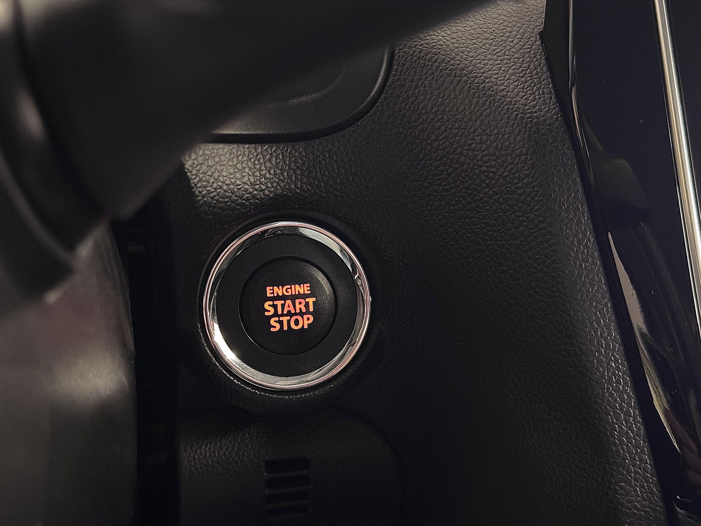 Suzuki Swift 1.2 Style Smart Hybrid | Apple Carplay | Android Auto | Camera | Lane Assist | Dodehoeksensor | Navigatie | Stoelverwarming | Afneembare Trekhaak | 16" Lichtmetaal | DAB |