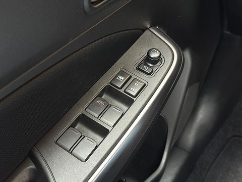 Suzuki Swift 1.2 Style Smart Hybrid | Apple Carplay | Android Auto | Camera | Lane Assist | Dodehoeksensor | Navigatie | Stoelverwarming | Afneembare Trekhaak | 16" Lichtmetaal | DAB |