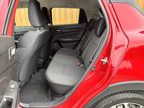 Suzuki Swift 1.2 Style Smart Hybrid | Apple Carplay | Android Auto | Camera | Lane Assist | Dodehoeksensor | Navigatie | Stoelverwarming | Afneembare Trekhaak | 16" Lichtmetaal | DAB |