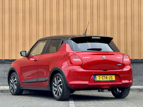 Suzuki Swift 1.2 Style Smart Hybrid | Apple Carplay | Android Auto | Camera | Lane Assist | Dodehoeksensor | Navigatie | Stoelverwarming | Afneembare Trekhaak | 16" Lichtmetaal | DAB |