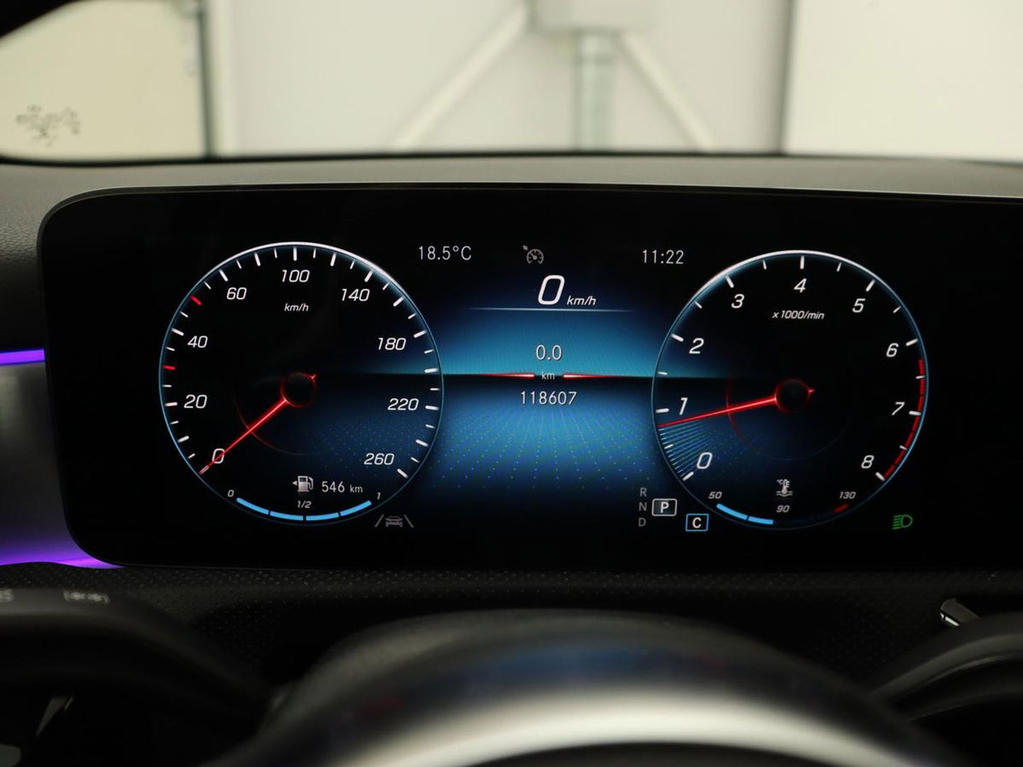 Mercedes-Benz A-Klasse 180 Business Solution AMG | Stoelverwarming | Leder/Alcantara | Camera | Navigatie | Widescreen | LED