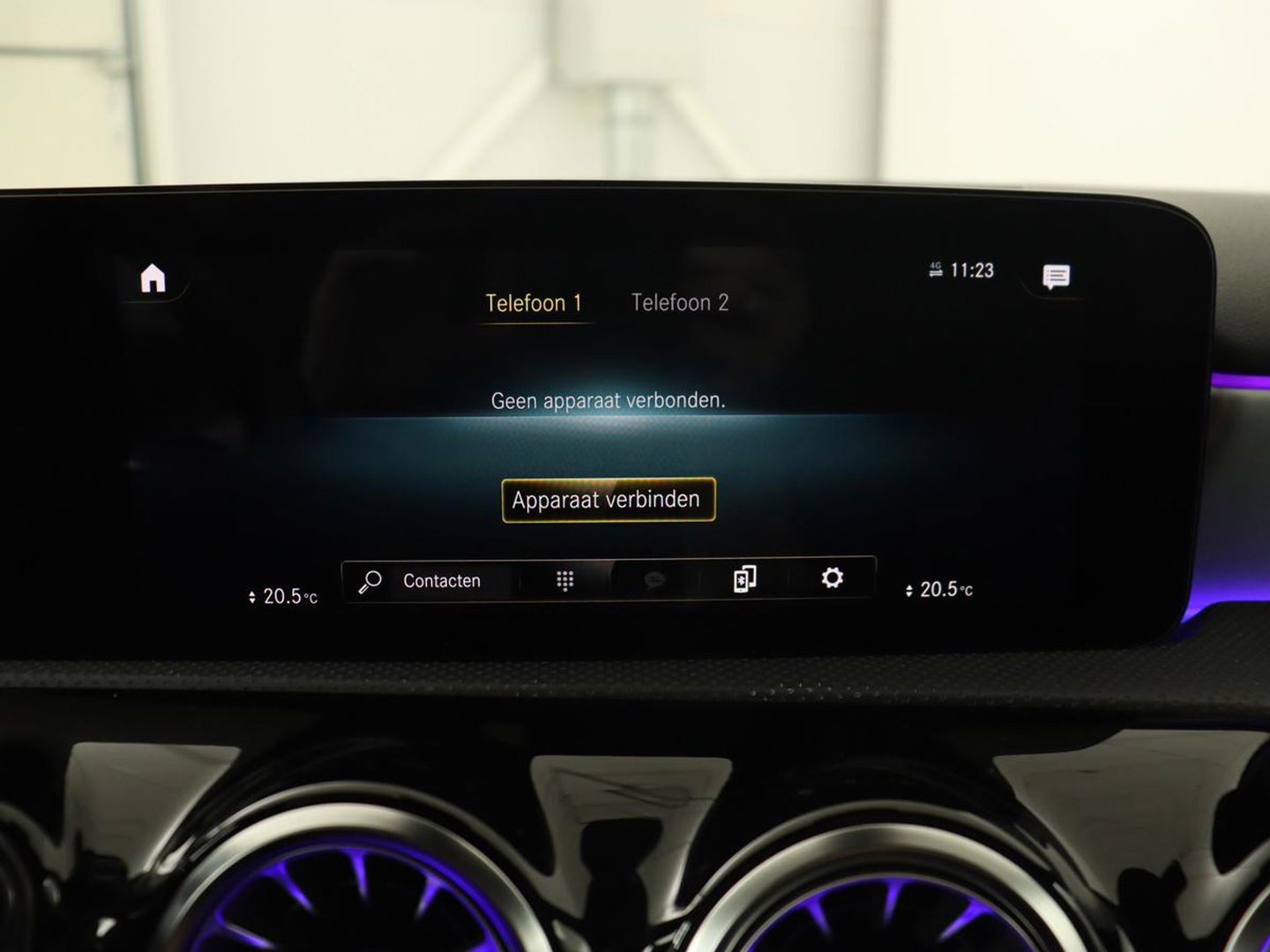 Mercedes-Benz A-Klasse 180 Business Solution AMG | Stoelverwarming | Leder/Alcantara | Camera | Navigatie | Widescreen | LED