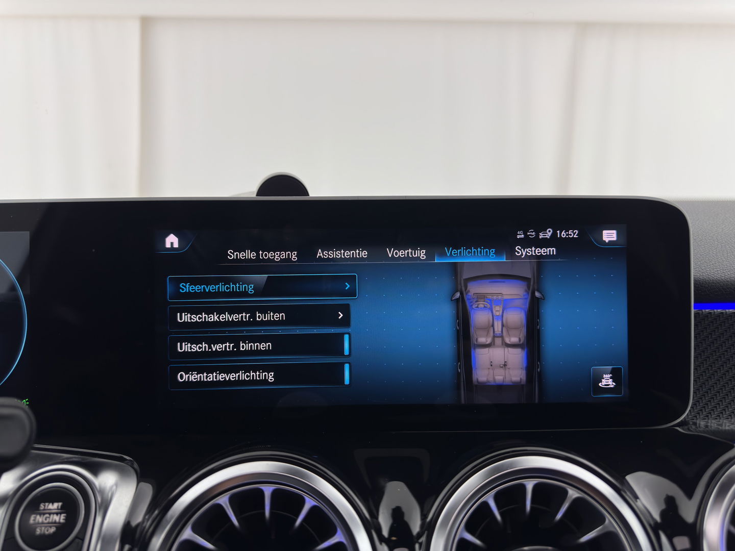 Mercedes-Benz GLB 250 4MATIC Premium Aut. *PANO | LEATHER-MICROFIBRE | FULL-LED | BURMESTER-SOUND | TOP-VIEW | ADAPTIVE-CRUISE | BLIND-SPOT | MEMORY-PACK | WIDESCREEN-COCKPIT | KEYLESS | HEATED-SPORTSEATS | AMBIENT-LIGHT | CARPL