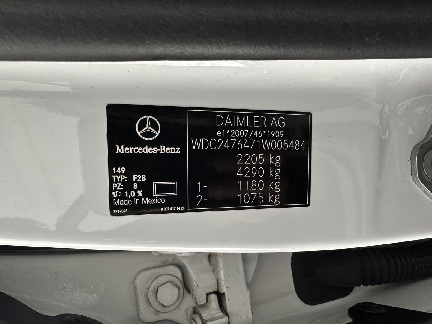 Mercedes-Benz GLB 250 4MATIC Premium Aut. *PANO | LEATHER-MICROFIBRE | FULL-LED | BURMESTER-SOUND | TOP-VIEW | ADAPTIVE-CRUISE | BLIND-SPOT | MEMORY-PACK | WIDESCREEN-COCKPIT | KEYLESS | HEATED-SPORTSEATS | AMBIENT-LIGHT | CARPL