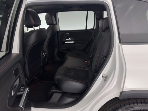 Mercedes-Benz GLB 250 4MATIC Premium Aut. *PANO | LEATHER-MICROFIBRE | FULL-LED | BURMESTER-SOUND | TOP-VIEW | ADAPTIVE-CRUISE | BLIND-SPOT | MEMORY-PACK | WIDESCREEN-COCKPIT | KEYLESS | HEATED-SPORTSEATS | AMBIENT-LIGHT | CARPL