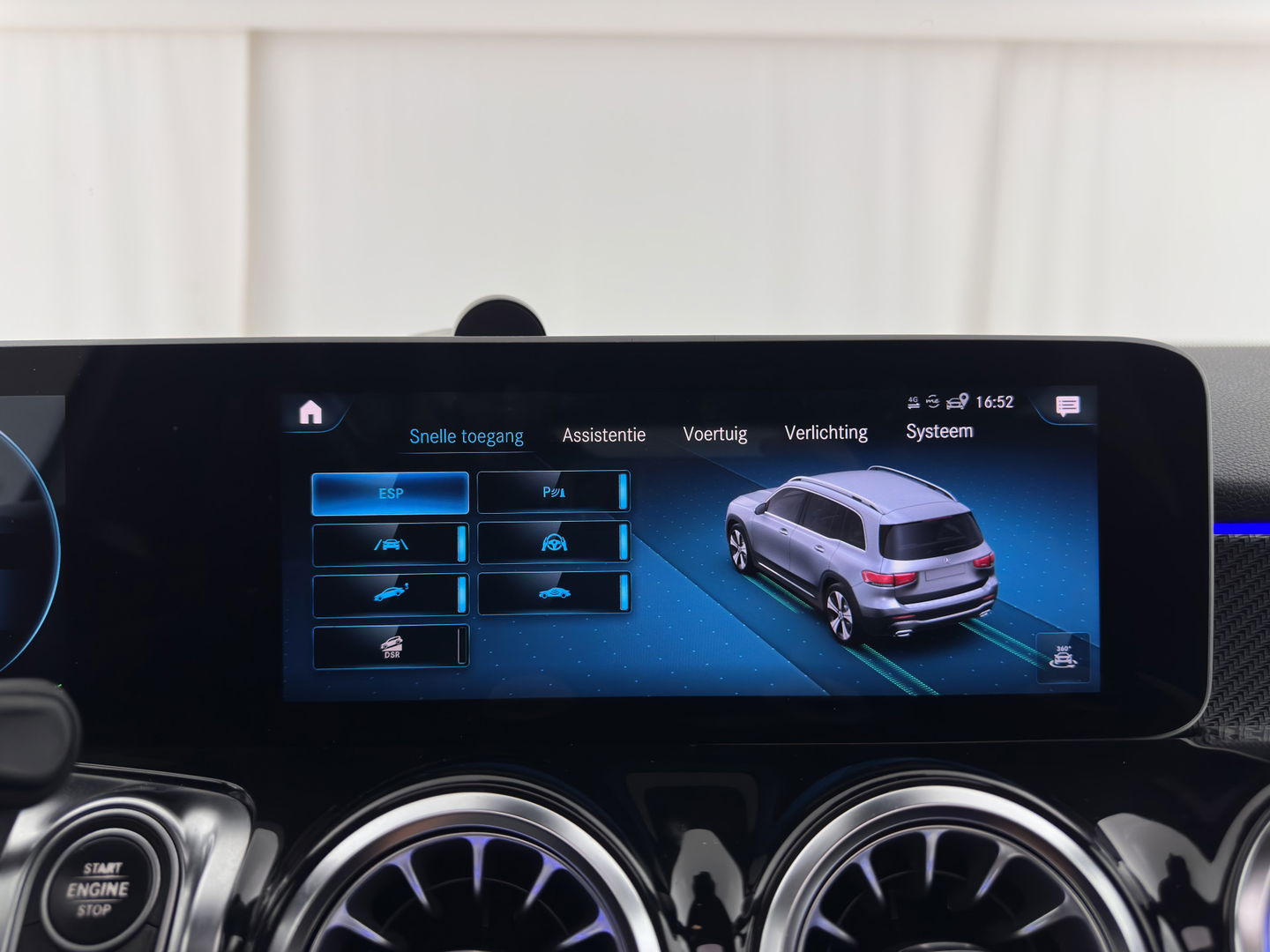 Mercedes-Benz GLB 250 4MATIC Premium Aut. *PANO | LEATHER-MICROFIBRE | FULL-LED | BURMESTER-SOUND | TOP-VIEW | ADAPTIVE-CRUISE | BLIND-SPOT | MEMORY-PACK | WIDESCREEN-COCKPIT | KEYLESS | HEATED-SPORTSEATS | AMBIENT-LIGHT | CARPL