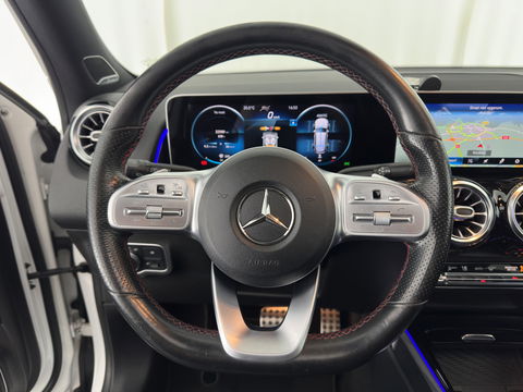 Mercedes-Benz GLB 250 4MATIC Premium Aut. *PANO | LEATHER-MICROFIBRE | FULL-LED | BURMESTER-SOUND | TOP-VIEW | ADAPTIVE-CRUISE | BLIND-SPOT | MEMORY-PACK | WIDESCREEN-COCKPIT | KEYLESS | HEATED-SPORTSEATS | AMBIENT-LIGHT | CARPL