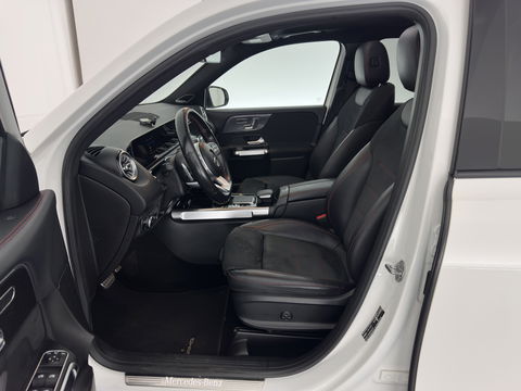 Mercedes-Benz GLB 250 4MATIC Premium Aut. *PANO | LEATHER-MICROFIBRE | FULL-LED | BURMESTER-SOUND | TOP-VIEW | ADAPTIVE-CRUISE | BLIND-SPOT | MEMORY-PACK | WIDESCREEN-COCKPIT | KEYLESS | HEATED-SPORTSEATS | AMBIENT-LIGHT | CARPL