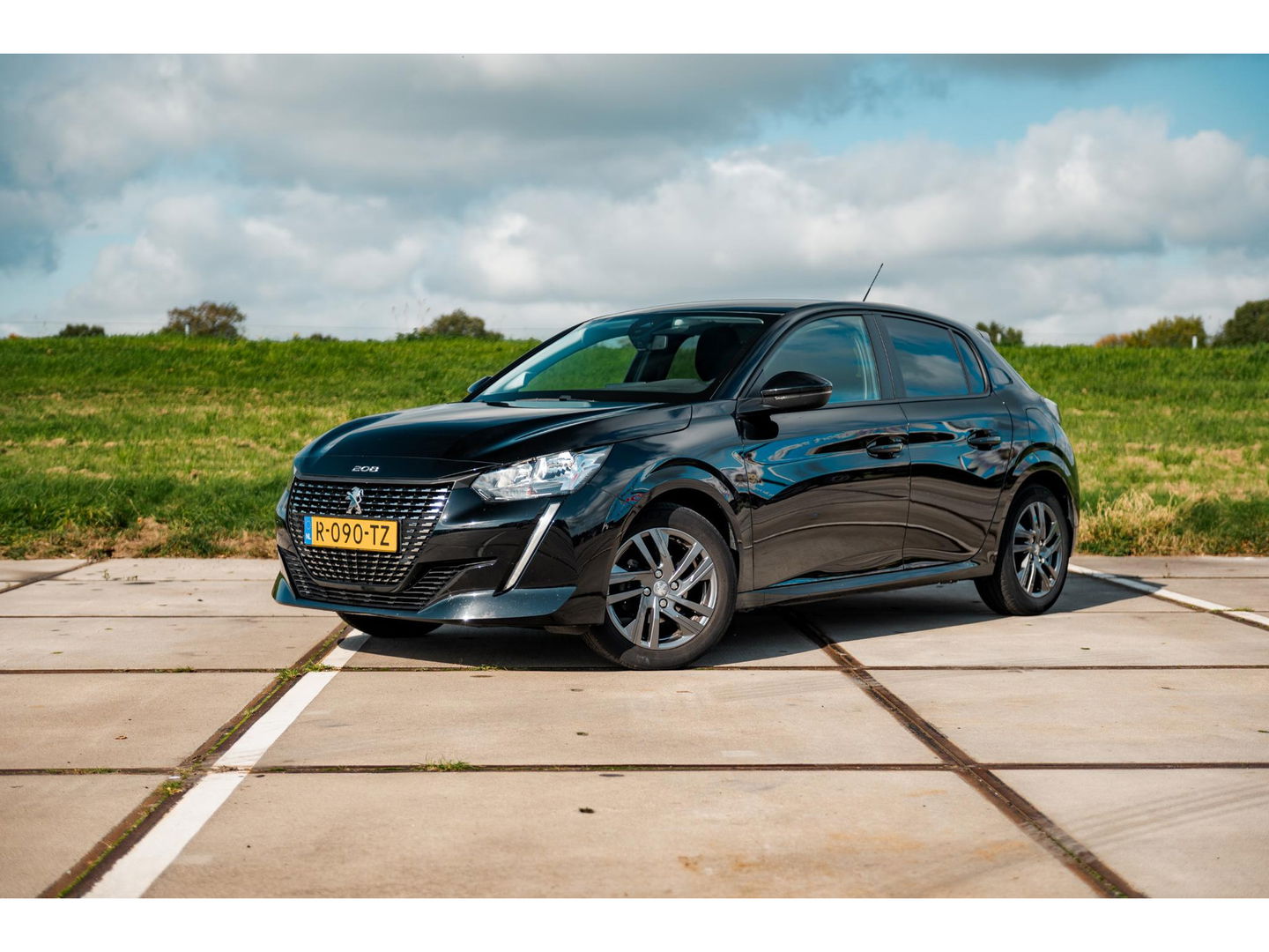 Peugeot 208 1.2 PureTech Active Pack | NAVI | 16" LM VELGEN | CRUISE