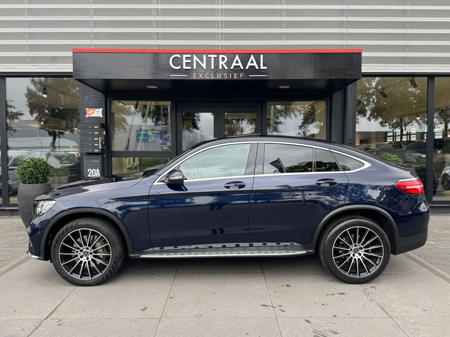 Mercedes-Benz GLC Coupé 350e 4Matic AMG|Schuifdak|360Camera|Carplay|Keyless|Leder|Navi|320PK