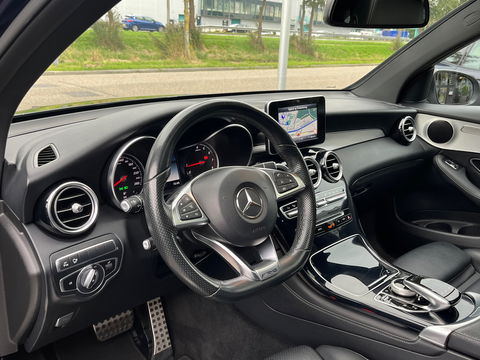 Mercedes-Benz GLC Coupé 350e 4Matic AMG|Schuifdak|360Camera|Carplay|Keyless|Leder|Navi|320PK