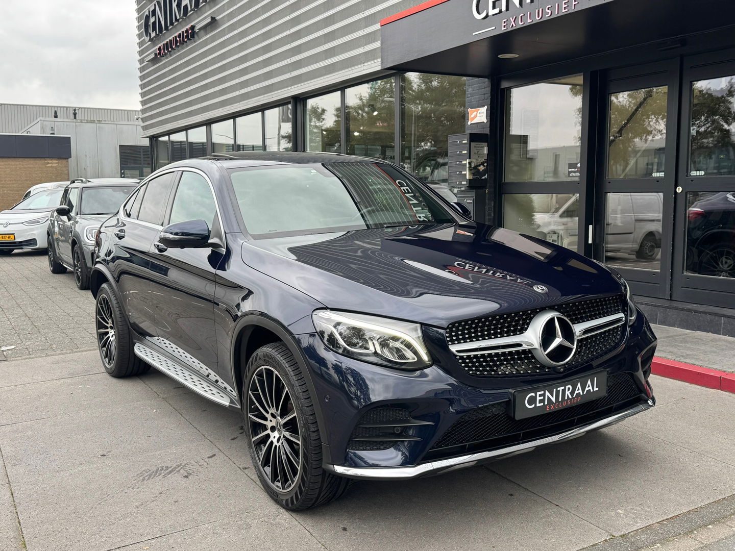 Mercedes-Benz GLC Coupé 350e 4Matic AMG|Schuifdak|360Camera|Carplay|Keyless|Leder|Navi|320PK